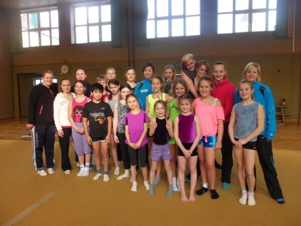 Vorturnerinnen und Wettkampfsportlerinnnen der USA Krems beim Training Vorturnerinnen und Wettkampfsportlerinnnen der USA Krems beim Training