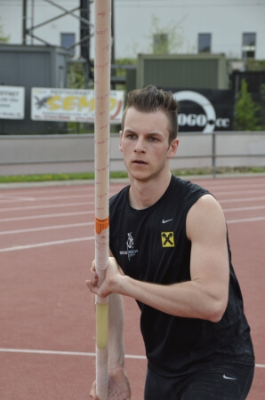 Tobias Fehringer beim Anlauf Tobias Fehringer beim Anlauf