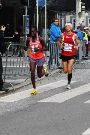Rosina Kiboino Rosina-Jepkosgei und Johannes Freudenthaler Rosina Kiboino Rosina-Jepkosgei und Johannes Freudenthaler