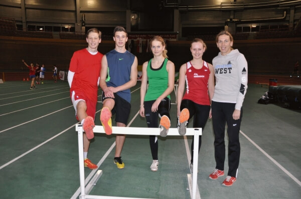 LCA Athleten mit ÖLV-Stützpunkttrainerin Viktoria Schreibeis LCA Athleten mit ÖLV-Stützpunkttrainerin Viktoria Schreibeis