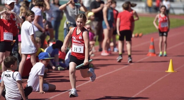 Kathi Mayer betreut unsere Jüngsten - beim Robinson Cup in St. Pölten Kathi Mayer betreut unsere Jüngsten - beim Robinson Cup in St. Pölten