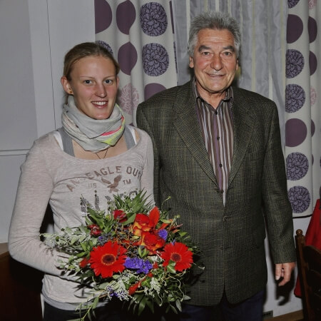 Landesmeisterin Franziska Füsselberger mit A3-Boss Johann Aichinger Landesmeisterin Franziska Füsselberger mit A3-Boss Johann Aichinger