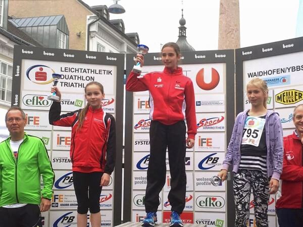 Livia Wurzer gewinnt ihre Altersklasse Livia Wurzer gewinnt ihre Altersklasse