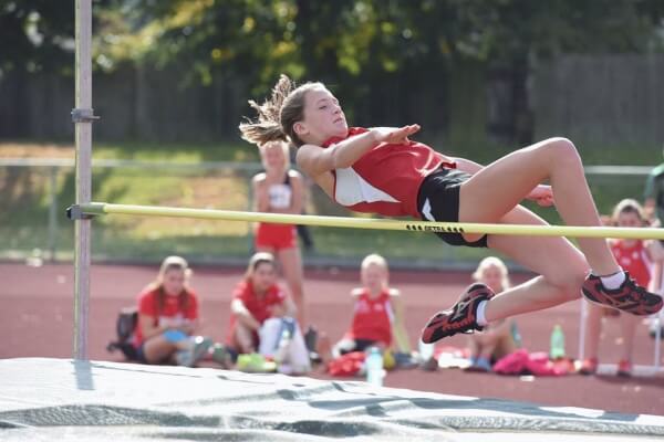 Elisa Geister: 2. Platz im Hochsprung mit 1,22m! Elisa Geister: 2. Platz im Hochsprung mit 1,22m!