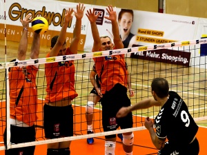 Zu wenig aggressiv präsentierten sich die Amstettner im Derby (Credit: Peter Maurer)
